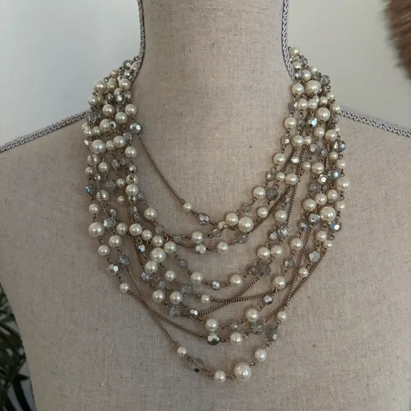 🪴$5/25🪴 Pearl Beaded Gold Multi-Strand Layered Necklace - Picture 3 of 9
